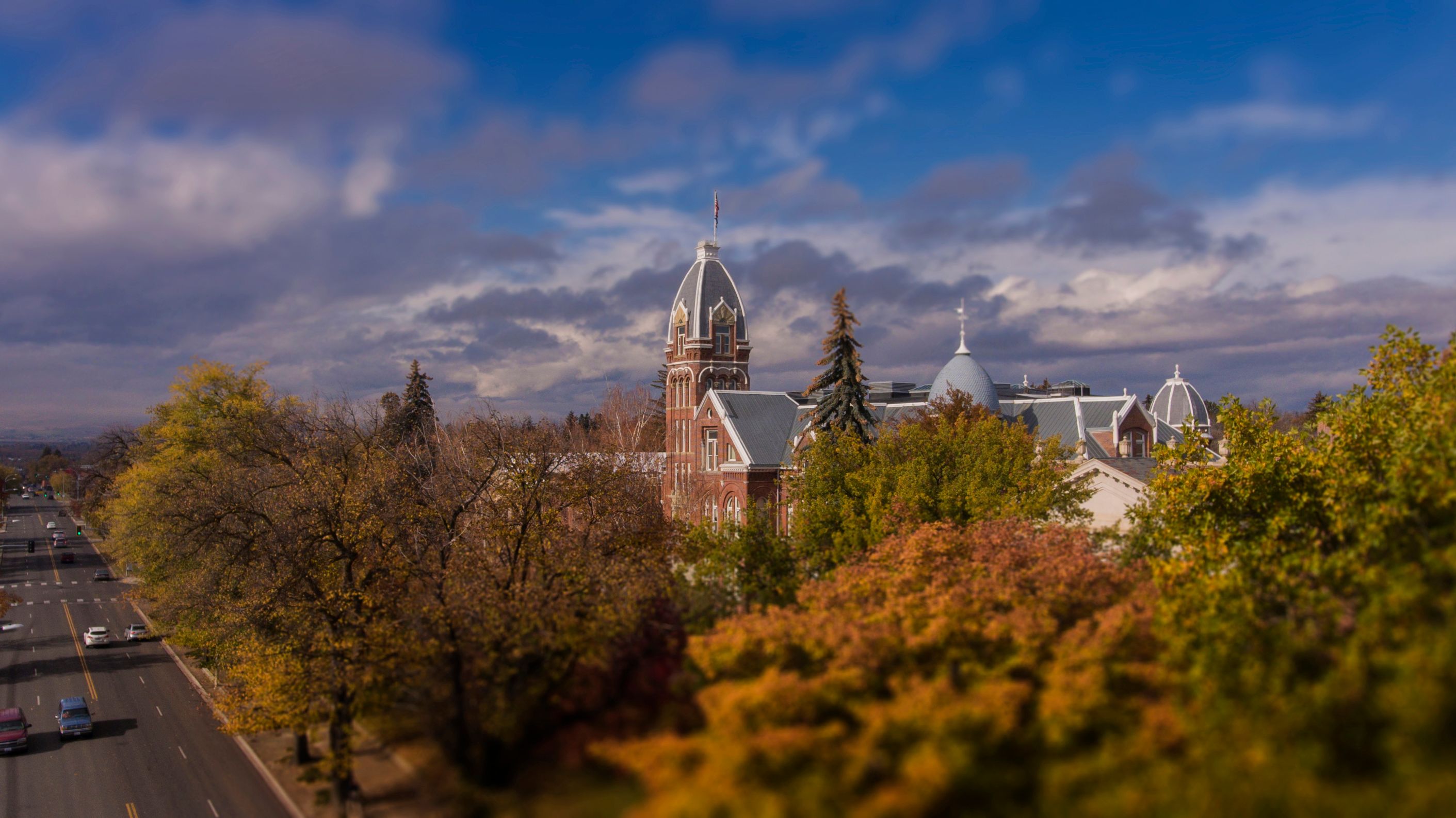 Enticing image of Barge Hall at Central Washington University.
