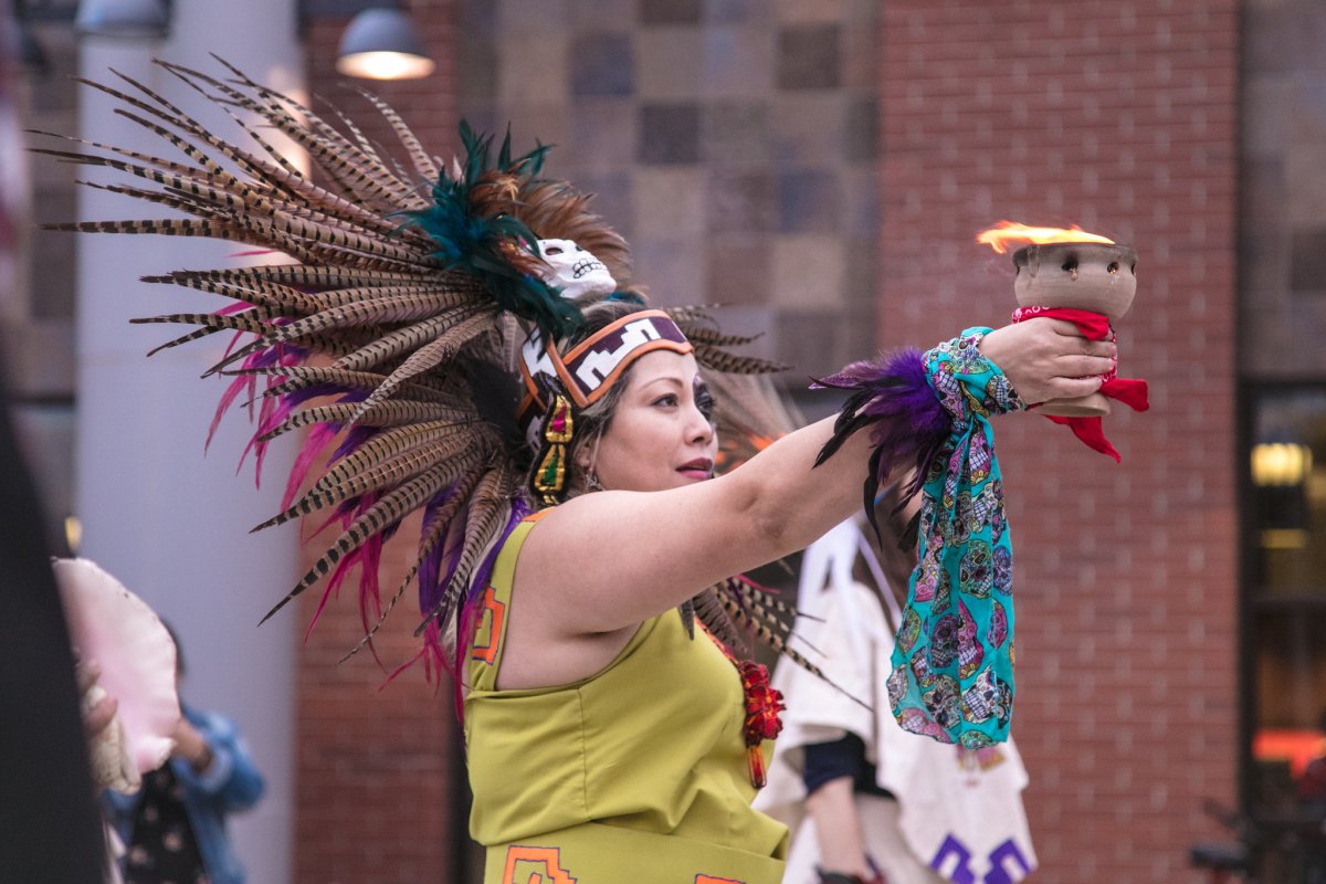 A dancer at Dia de Los Muertos