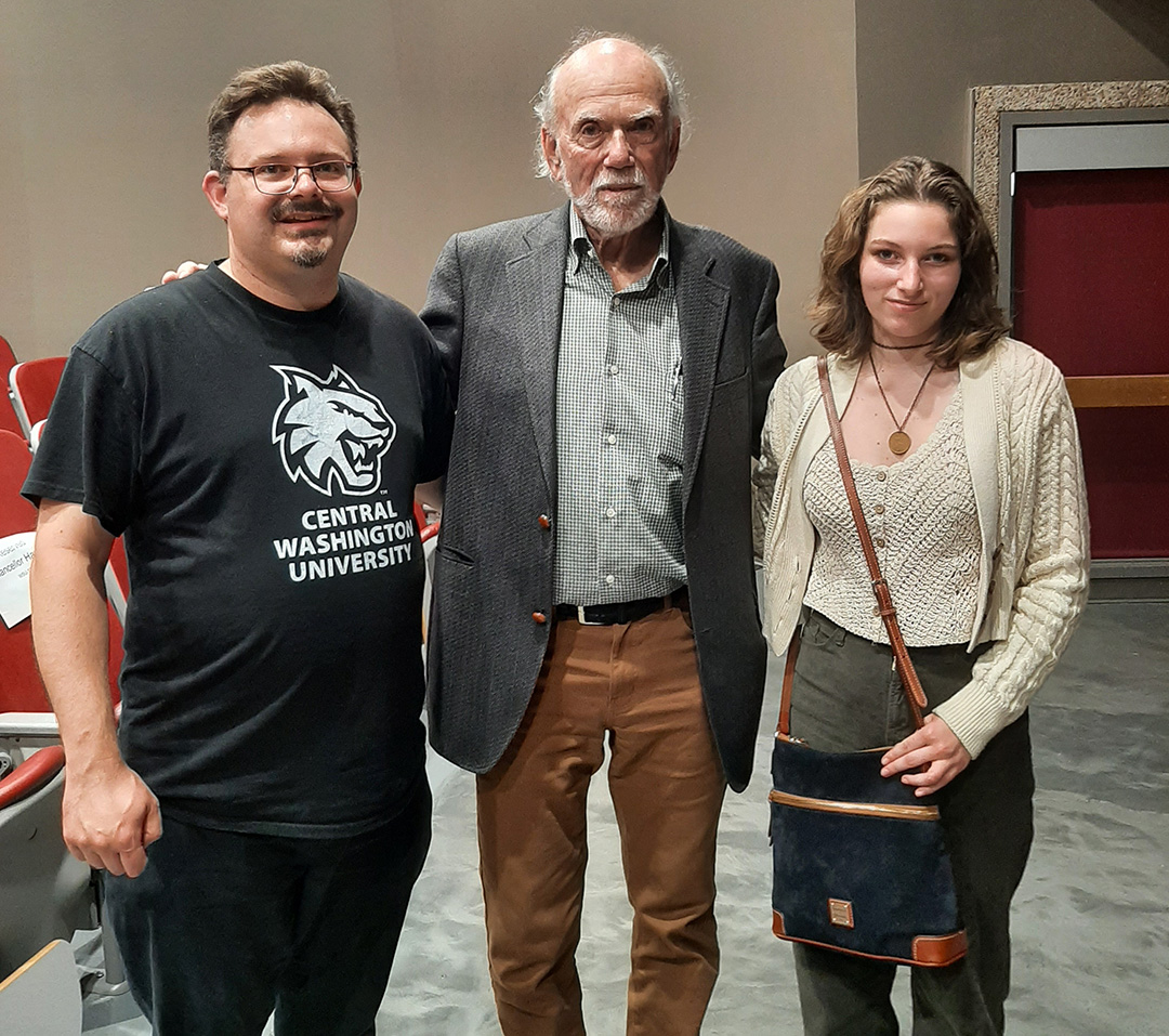 CWU alumnus Anthony Smith meets with Nobel Prize winner Barry Barish.