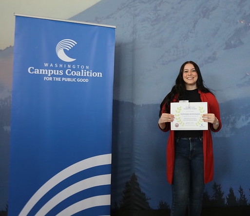 Nastasjja Bach receiving award