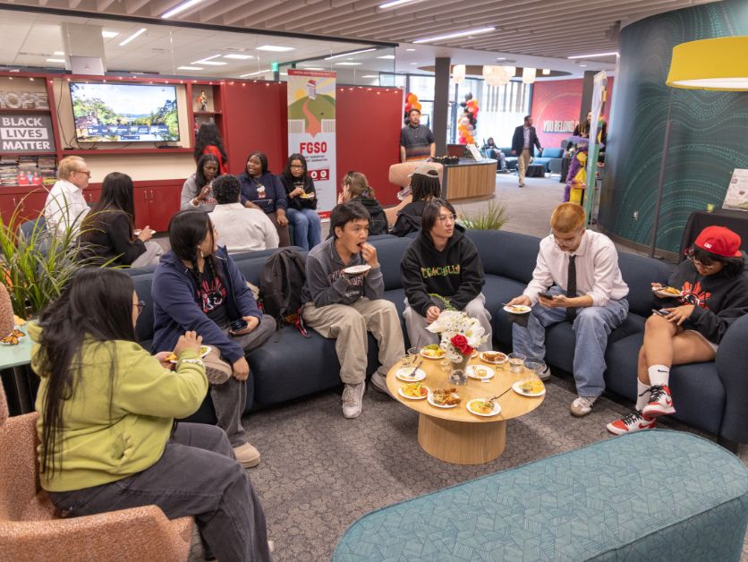 Students dine in the MCC Lounge