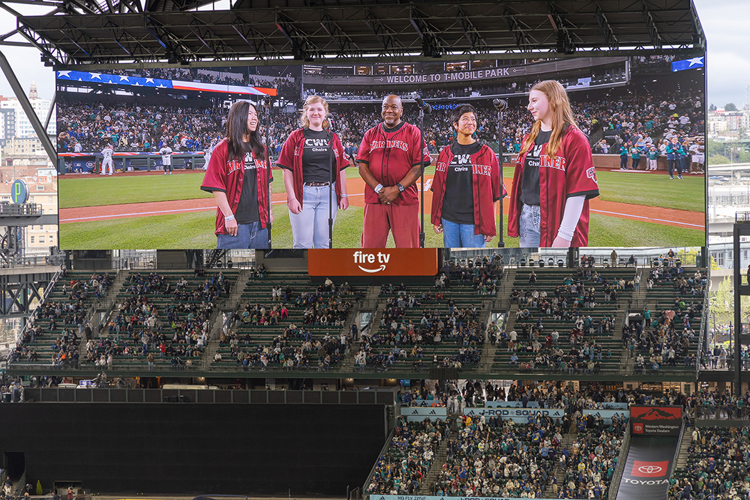 Michael "Wanz" Wansley sang the national anthem with the Take That A Cappella club on April 11 at T-Mobile Park.