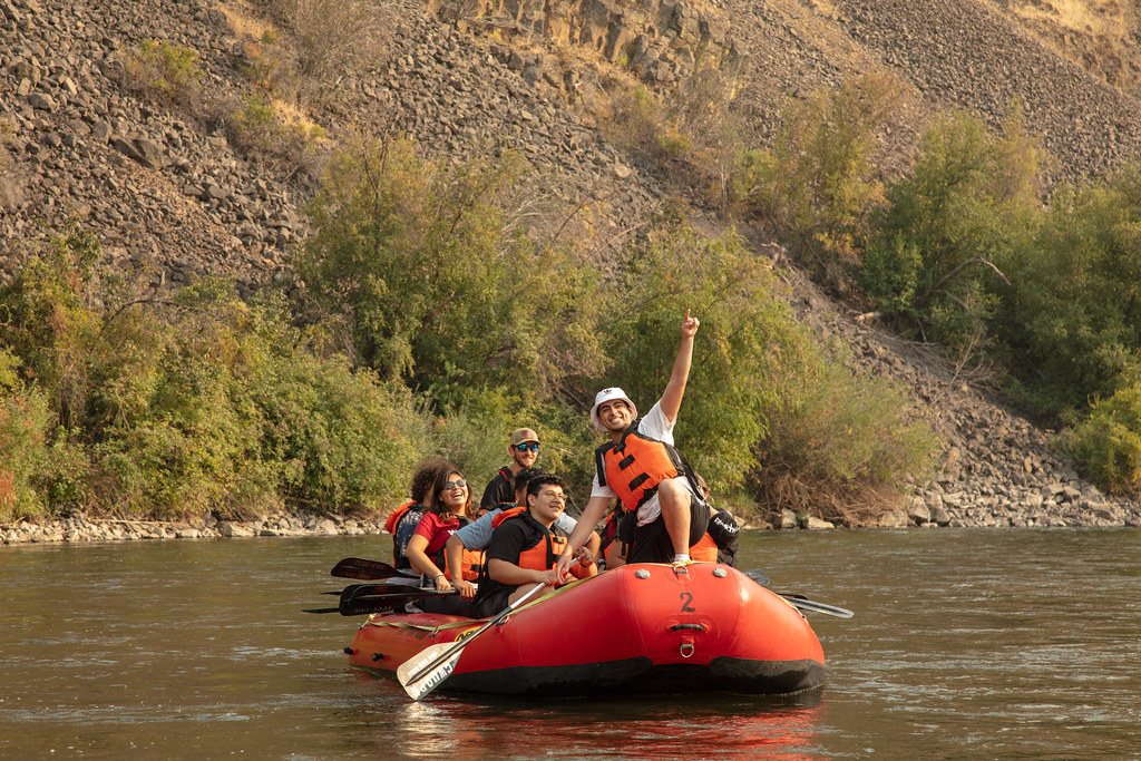 image of CWU Students on River Outing