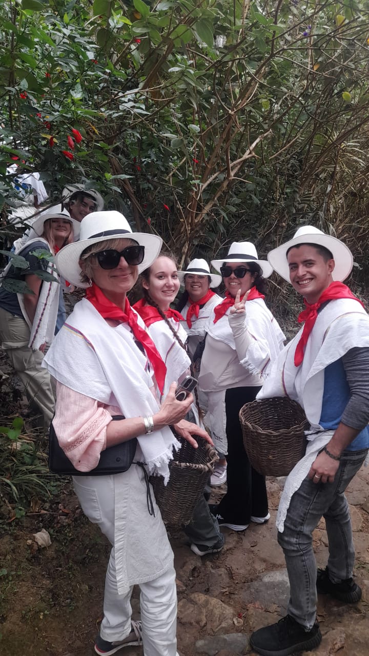 students on a tour of coffee plantation in Colombia