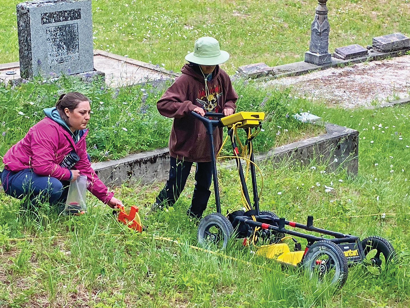 Volunteers use GPR equipment in the Roslyn Cemetery
