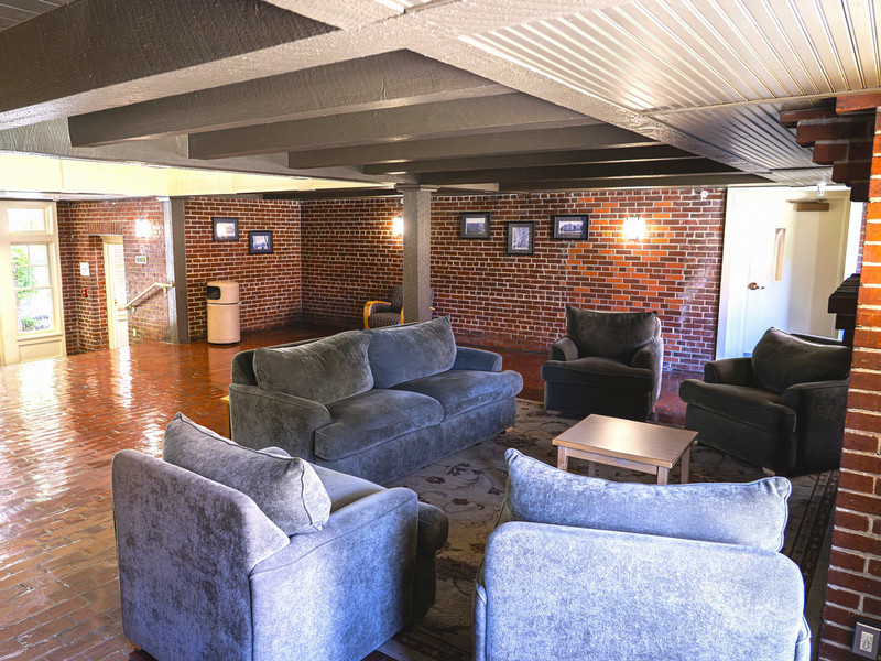 Lounge with couches and chairs